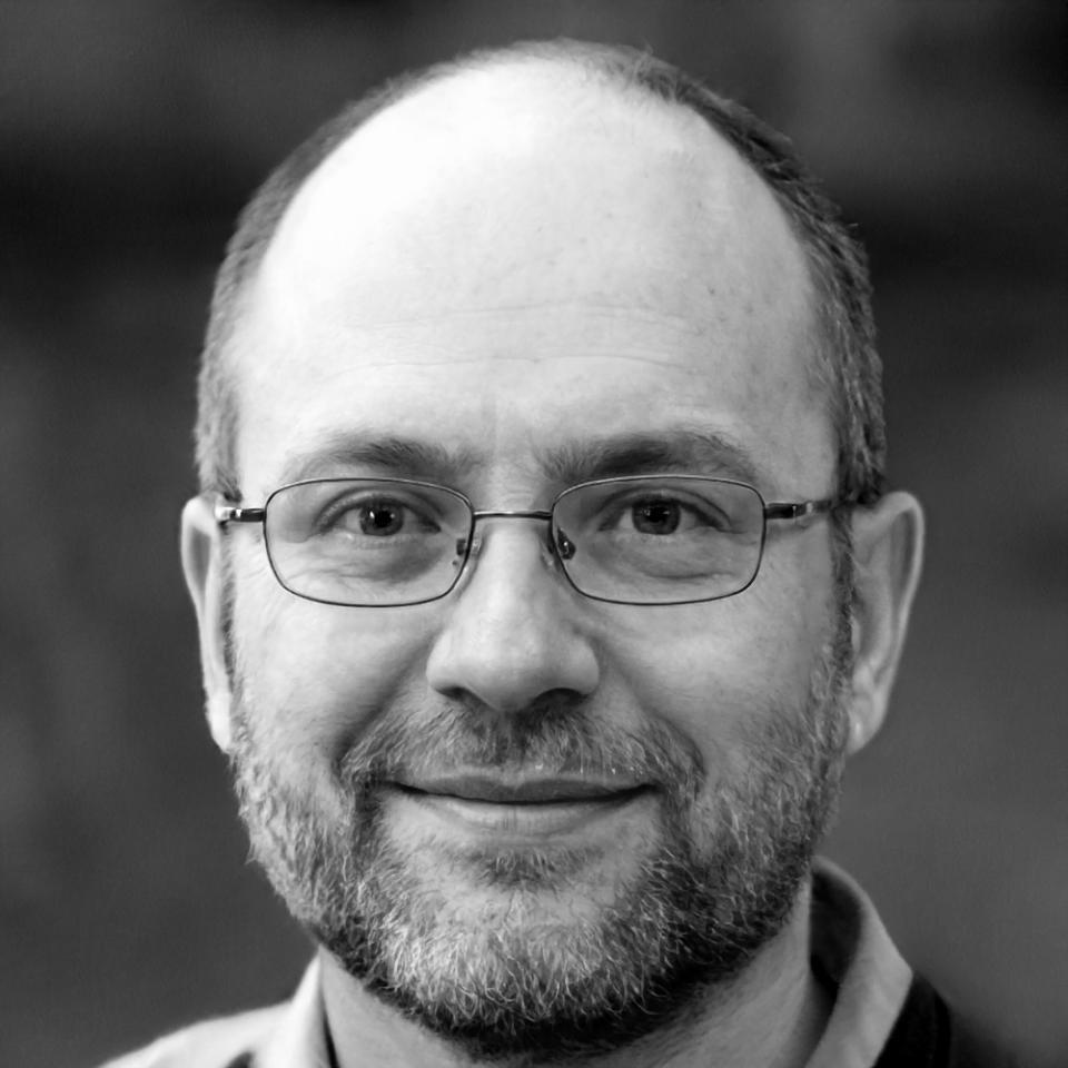 Ritratto di Marco Santini, studente del programma di sviluppo delle competenze di scrittura